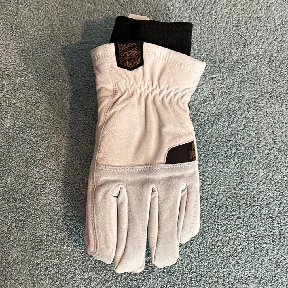 Mechanix insulated durahide leather gloves. 2177